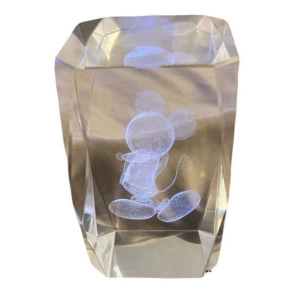 Disneyland Collection Disney Mickey Mouse 3D Laser Etched Hologram Crystal Cube - Picture 1 of 12